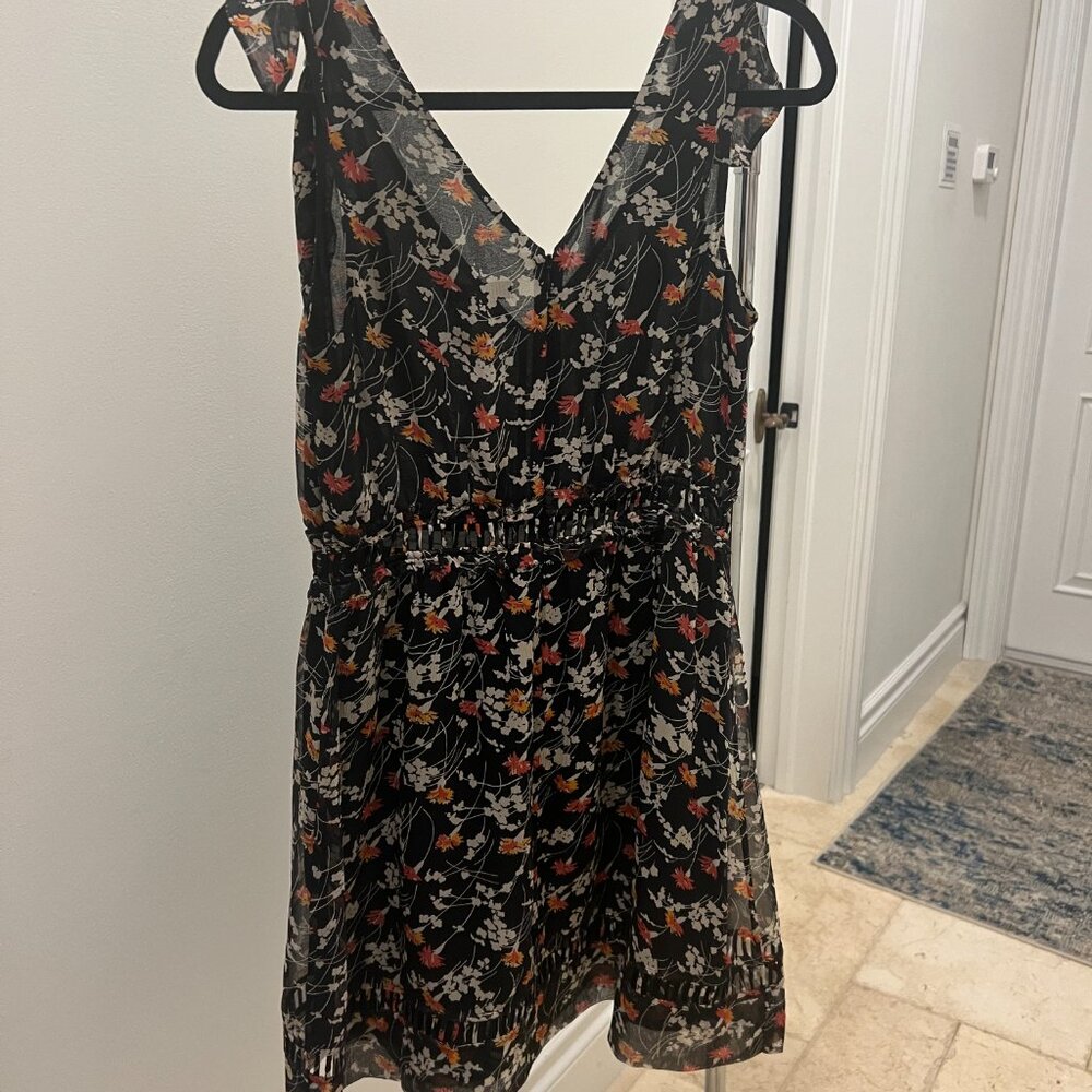 Joie size 4 floral dress with ties at the shoulders